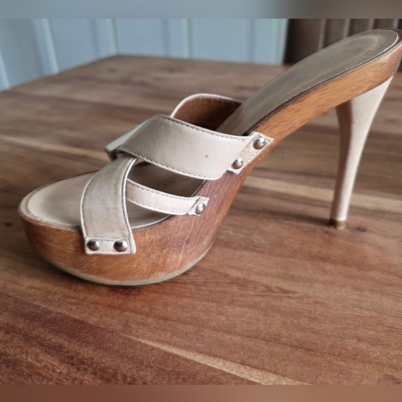 Stone Ridge Wooden Tan Sandals With Straps And Buckle Accents, Size 37 - Picture 3 of 14